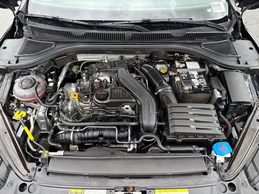 Deep Black Pearl Effect 2024 Volkswagen Jetta 1.5T SE