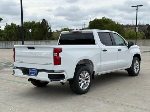 Summit White 2026 Chevrolet Silverado 1500 Custom