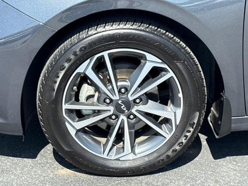 Gravity Gray 2023 Kia Forte LXS