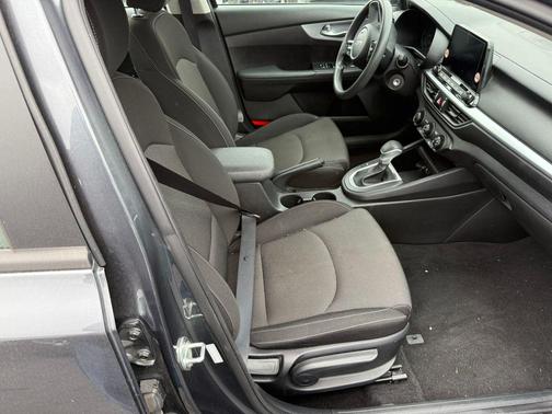 Gravity Gray 2023 Kia Forte LXS