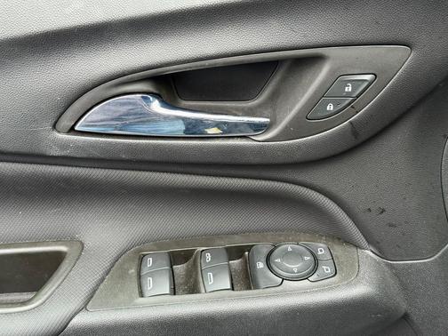 Gray 2023 Chevrolet Equinox RS