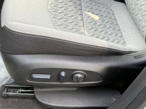 Silver Ice Metallic 2022 Chevrolet Equinox 2LT