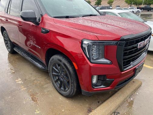 Cayenne Red Tintcoat 2022 GMC Yukon SLE