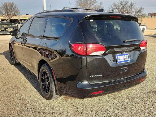 2021 Chrysler Voyager LXI