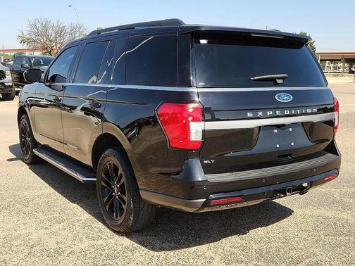 Agate Black Metallic 2023 Ford Expedition XLT