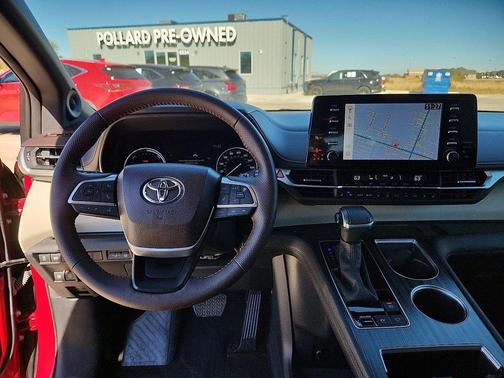 2023 Toyota Sienna Platinum 7 Passenger