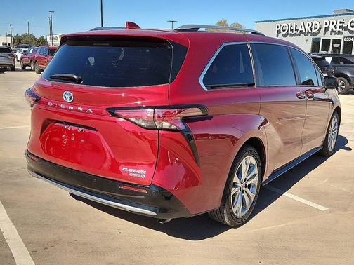 2023 Toyota Sienna Platinum 7 Passenger