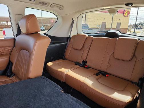 2018 INFINITI QX80 Base