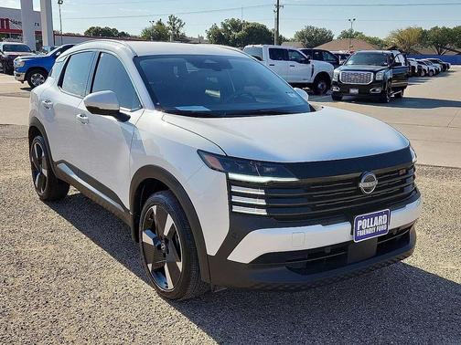 2025 Nissan Kicks SR