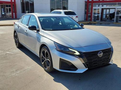 2023 Nissan Altima SR Intelligent AWD
