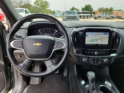 Sterling Gray Metallic 2023 Chevrolet Traverse LT Leather