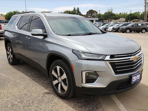Sterling Gray Metallic 2023 Chevrolet Traverse LT Leather