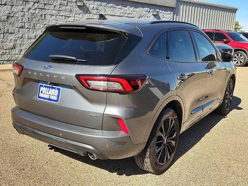 2023 Ford Escape ST-Line Elite
