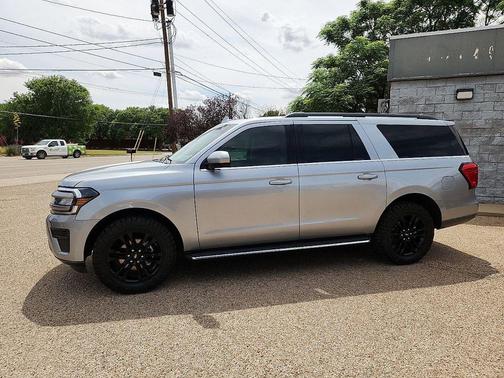 Iconic Silver Metallic 2023 Ford Expedition Max XLT