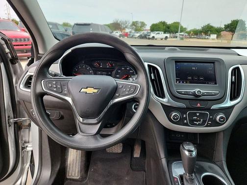 Silver Ice Metallic 2020 Chevrolet Equinox LS