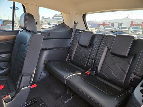 2024 Volkswagen Atlas 2.0T SE w/Technology 4MOTION