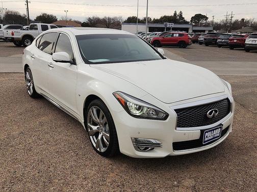 2017 INFINITI Q70L 3.7