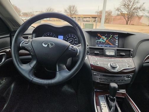 2017 INFINITI Q70L 3.7