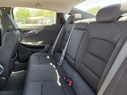 Summit White 2023 Chevrolet Malibu FWD 1LT