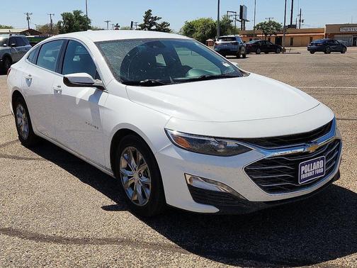 Summit White 2023 Chevrolet Malibu FWD 1LT