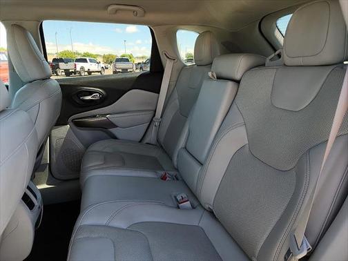 2022 Jeep Cherokee Latitude Lux