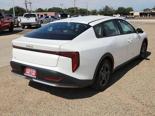 2025 Kia K4 LXS