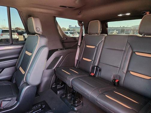 2023 GMC Yukon 4WD AT4