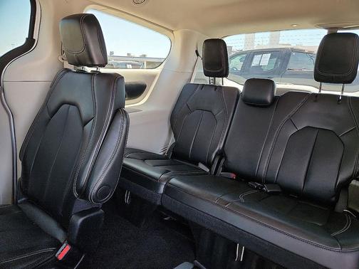 Bright White Clearcoat 2024 Chrysler Pacifica Touring L