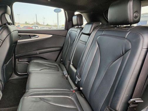 Burgundy 2019 Lincoln Nautilus Select