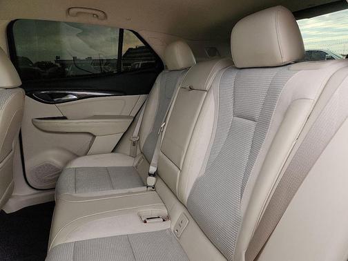 Summit White 2022 Buick Envision FWD Preferred