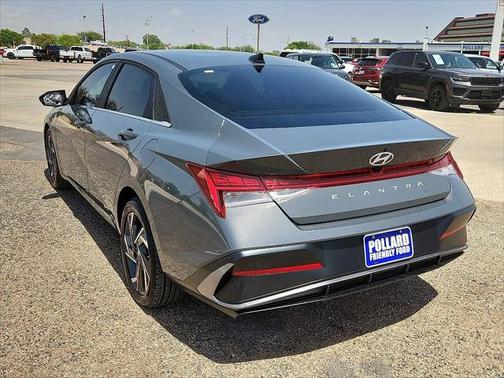 2025 Hyundai ELANTRA SEL