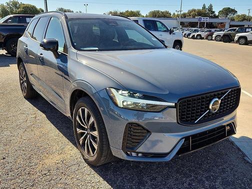 2023 Volvo XC60 B5 Plus Dark Theme