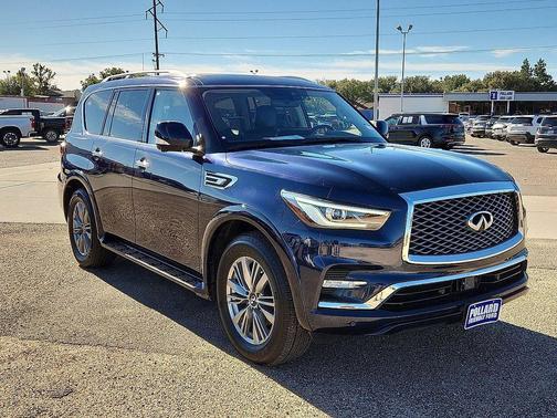2022 INFINITI QX80 Luxe