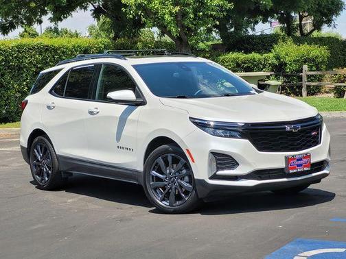 Pearl 2024 Chevrolet Equinox RS