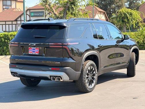 Black Metallic 2026 Chevrolet Traverse Z71