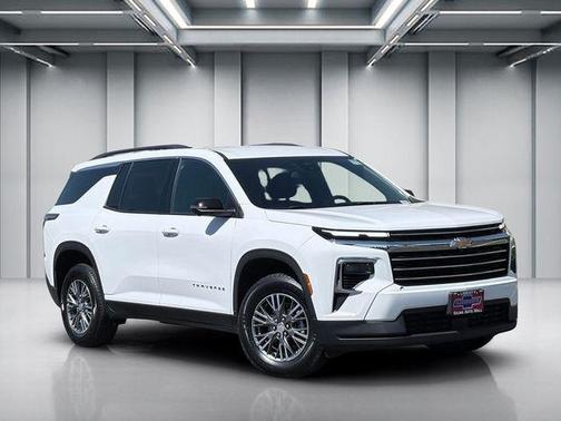 Summit White 2024 Chevrolet Traverse LT