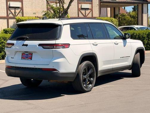 2023 Jeep Grand Cherokee L Laredo