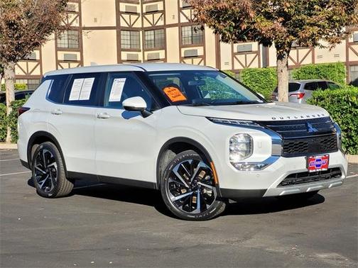 2024 Mitsubishi Outlander SE
