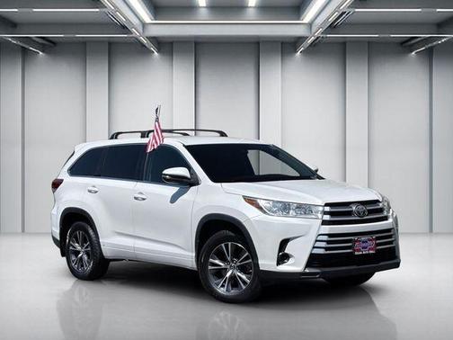 Blizzard Pearl 2018 Toyota Highlander LE
