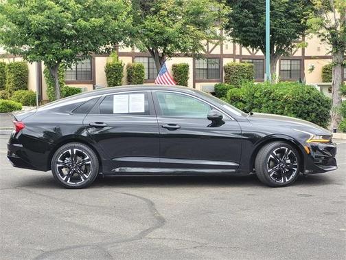 2022 Kia K5 GT-Line
