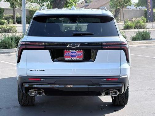 Polar White 2026 Chevrolet Traverse LT