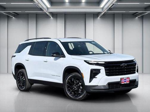 Polar White 2026 Chevrolet Traverse LT