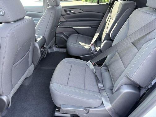 Polar White 2026 Chevrolet Traverse LT