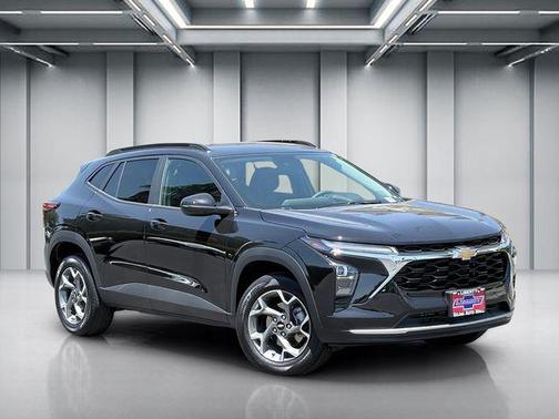 Black Metallic 2026 Chevrolet Trax LT
