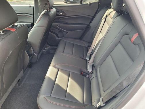 Summit White 2026 Chevrolet Trax 2RS