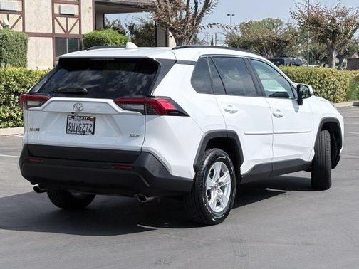 Super White 2019 Toyota RAV4 XLE