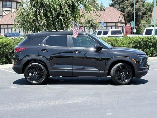 Black Metallic 2026 Chevrolet Trailblazer LT