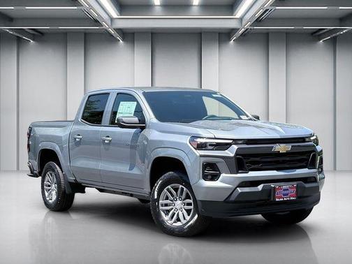 Sterling Gray Metallic 2026 Chevrolet Colorado LT