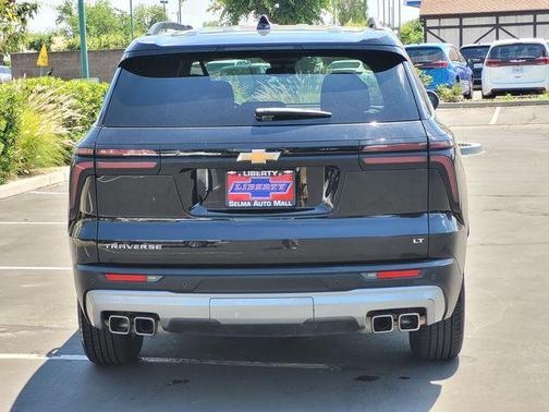 Black Metallic 2024 Chevrolet Traverse LT