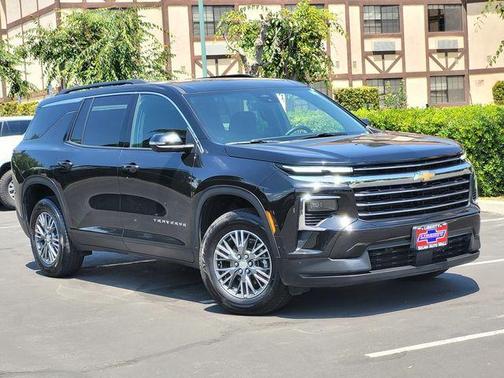 Black Metallic 2024 Chevrolet Traverse LT